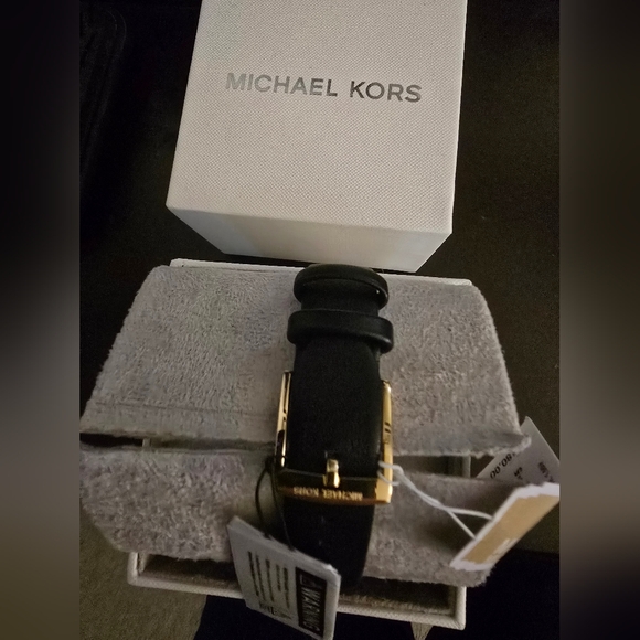 Michael Kors Black and Gold womens watch - Picture 3 of 5